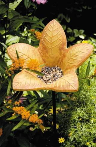 Achla Palmate Leaf Birdfeeder/Birdbath with Stake