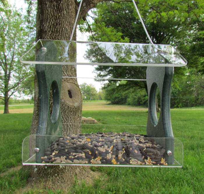 Songbird Recycled Poly Hanging Bird Feeder Green