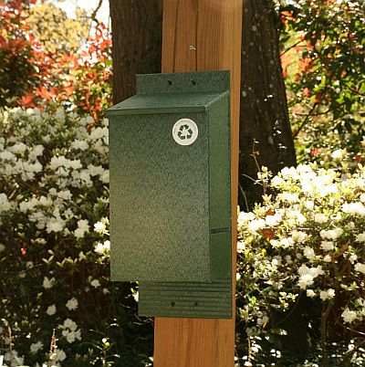 Rubicon Recycled Plastic 4-Chamber Bat House Green