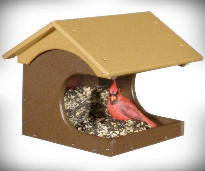 Amish Recycled Poly Cardinal Platform Feeder